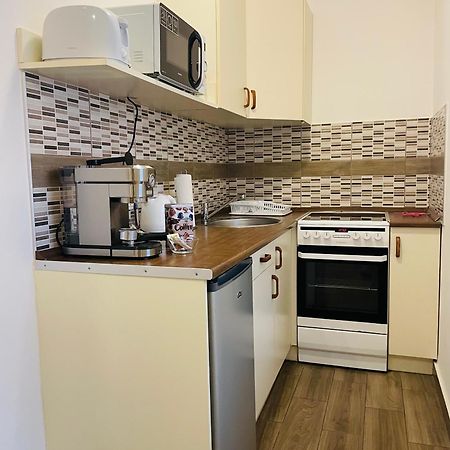 Weninger Studio Apartman Kiskunhalas Ngoại thất bức ảnh