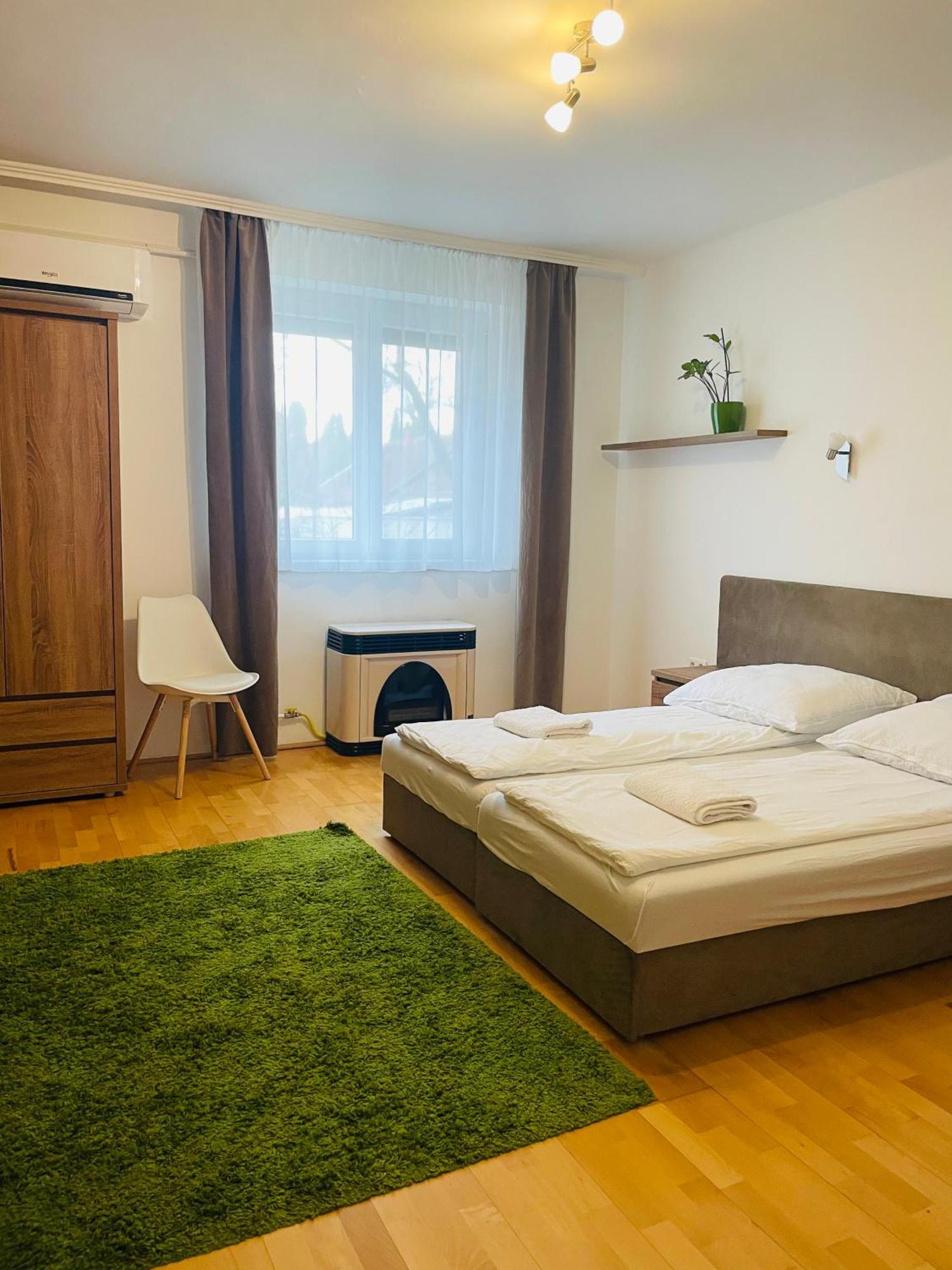 Weninger Studio Apartman Kiskunhalas Ngoại thất bức ảnh