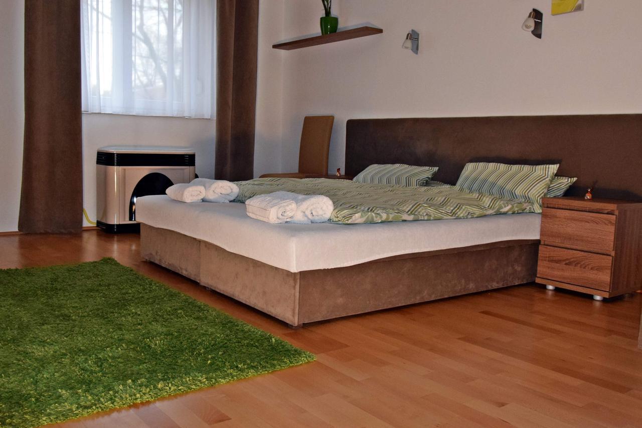 Weninger Studio Apartman Kiskunhalas Ngoại thất bức ảnh