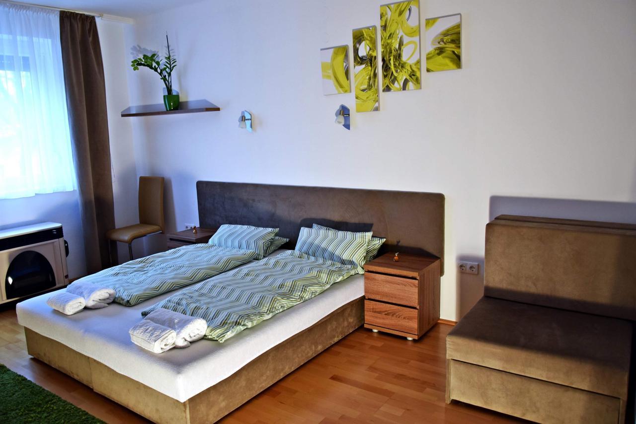 Weninger Studio Apartman Kiskunhalas Ngoại thất bức ảnh